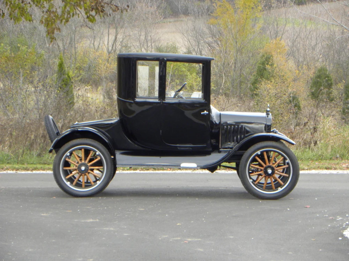 1923 Ford Model T Coupe — photo 1