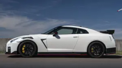 Nissan GT-R — thumbnail 2