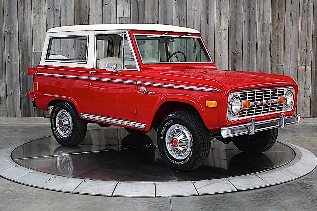 363-Powered 1977 Ford Bronco — photo 1