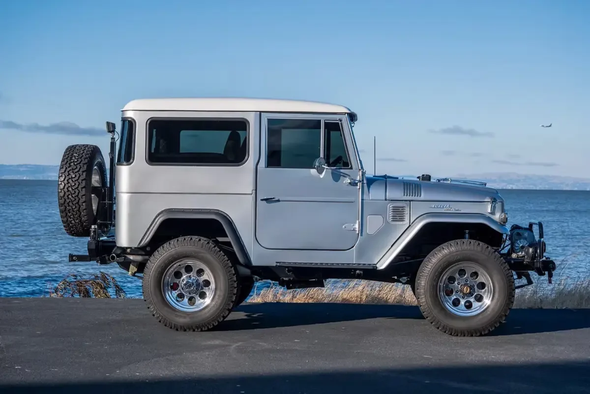 1969 Land Cruiser FJ40 Restomod — photo 1